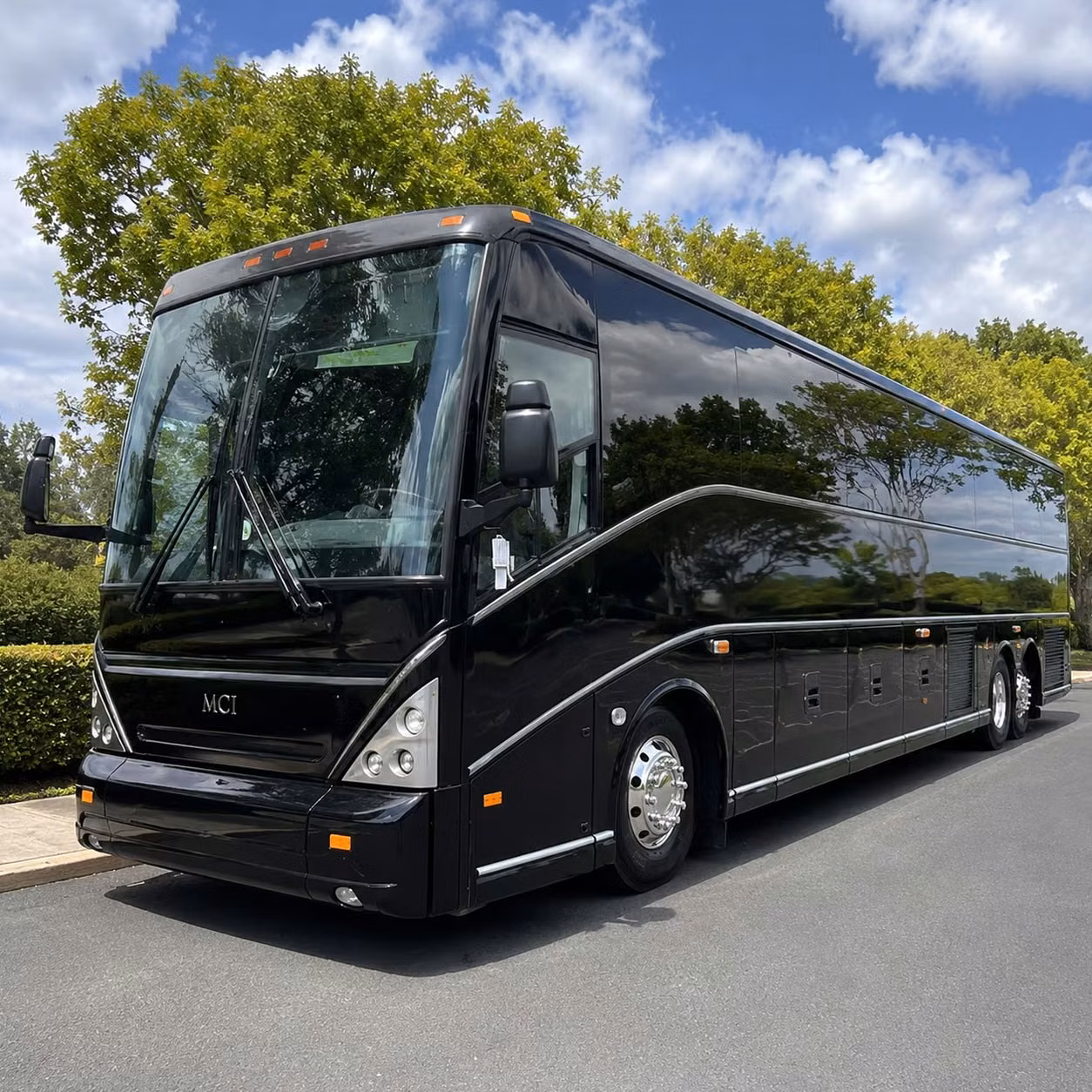 employee shuttle services for oxnard businesses and corporate campuses